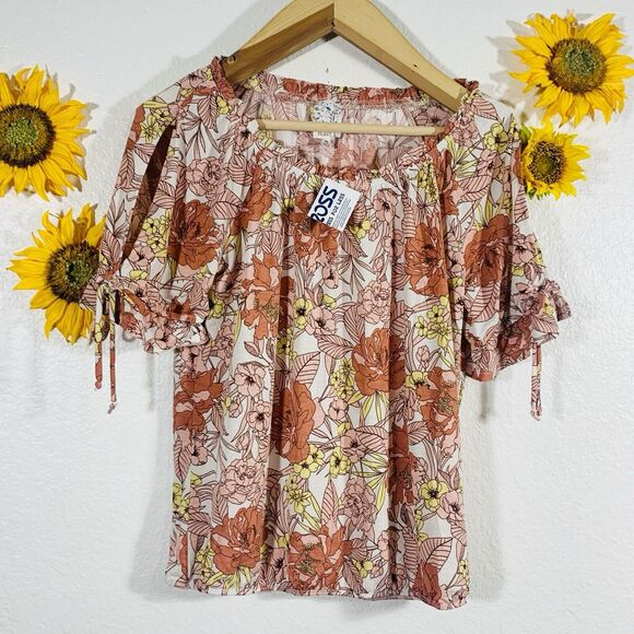 Naïf NWT Floral Retro Slit Tie Ruffle Short Sleeve Blouse Size Medium Women’s - Picture 1 of 9